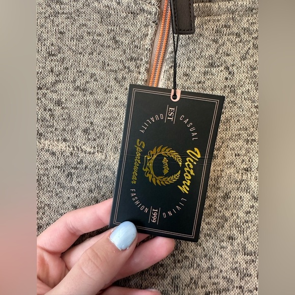 NWT Victory Sportswear Men’s Sweater - Picture 2 of 5